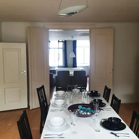 아파트 Downtown Four Bedroom *